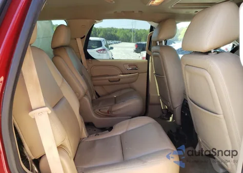 2013 Cadillac Escalade Luxury z USA, uszkodzony, nr VIN 1GYS3BEF2DR347320